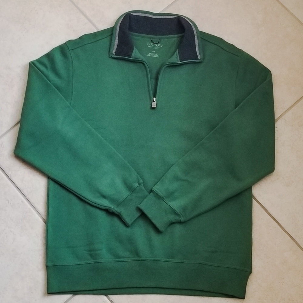 Arrow Half Zip Sweater Medium